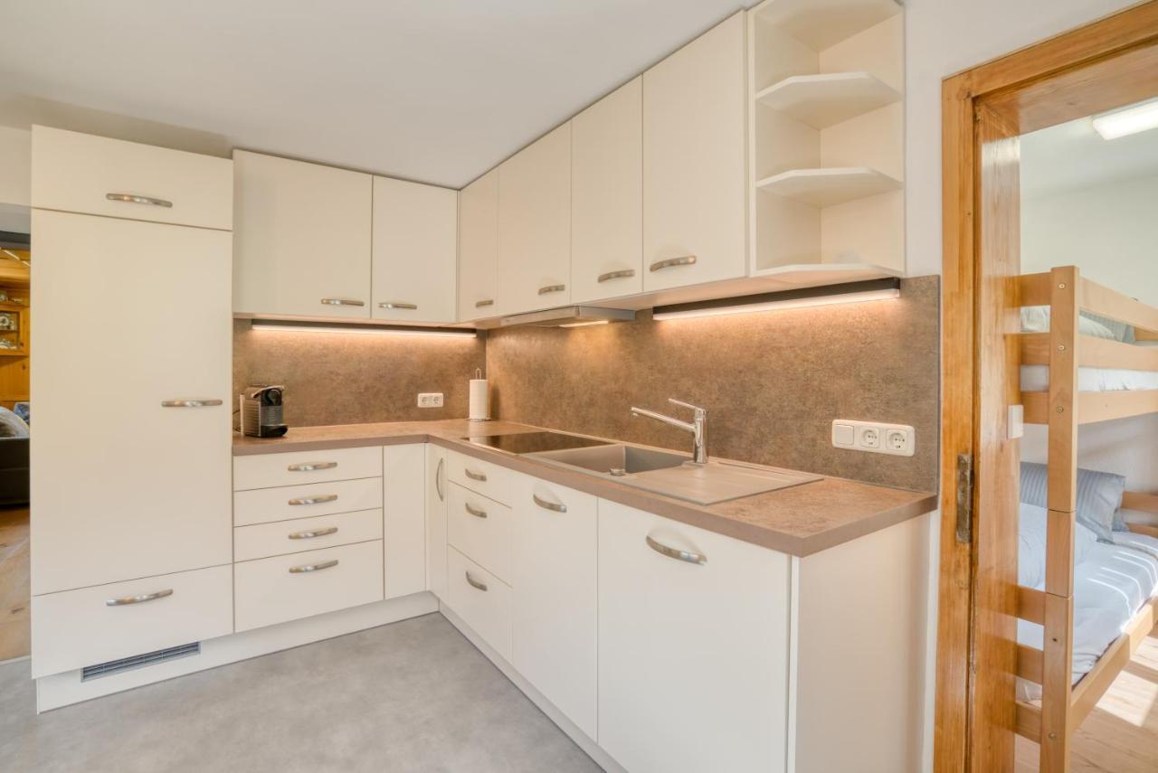 Hus24 Aparthotel Schröcken Exteriör bild